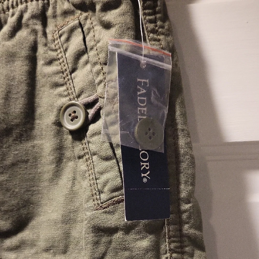 Faded Glory Olive Cargo Shorts for Men - Picture 4 of 7